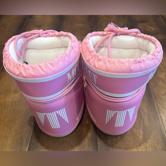Moon Boot Pink Lace-Up Winter Boots with Branded Cuff - Picture 15 of 16
